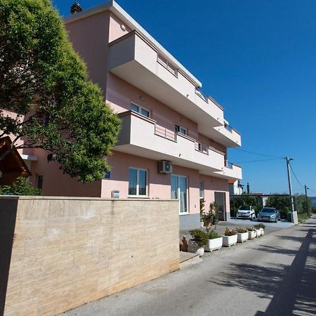 Villa Apartments Brecic 1 Kaštela Екстериор снимка