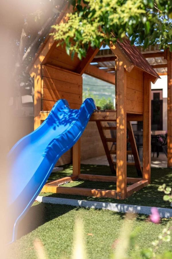 Villa Apartments Brecic 1 Kaštela Екстериор снимка