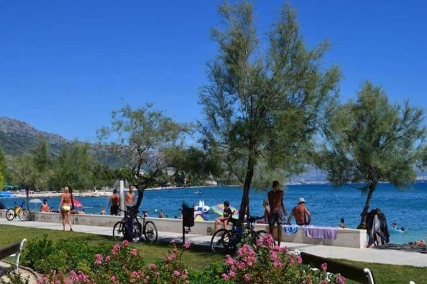 Villa Apartments Brecic 1 Kaštela Екстериор снимка