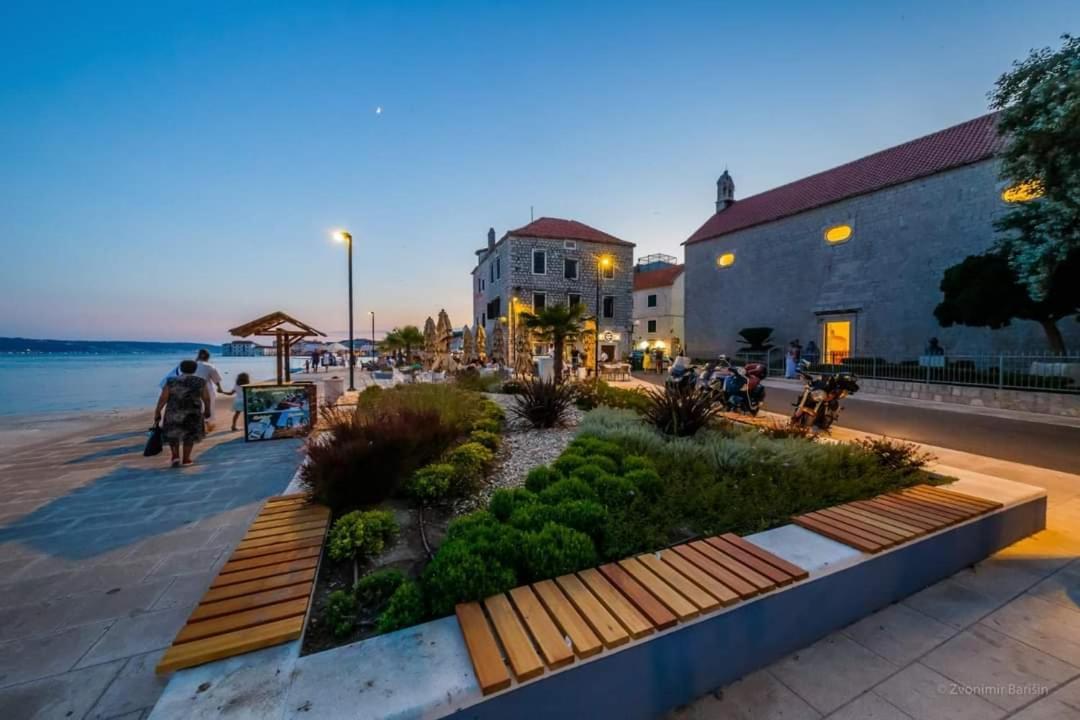 Villa Apartments Brecic 1 Kaštela Екстериор снимка