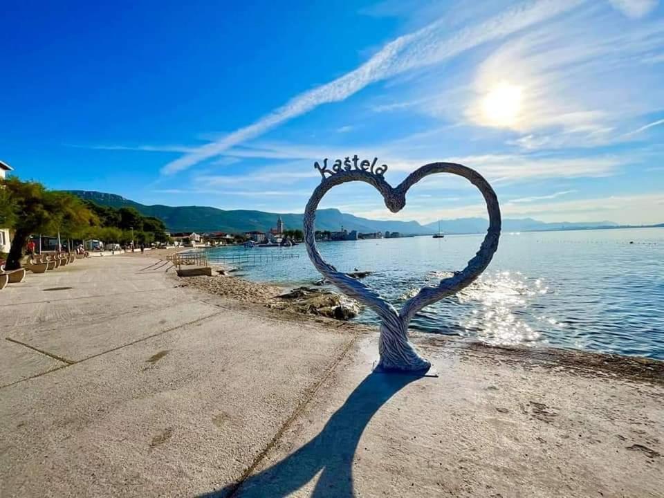 Villa Apartments Brecic 1 Kaštela Екстериор снимка