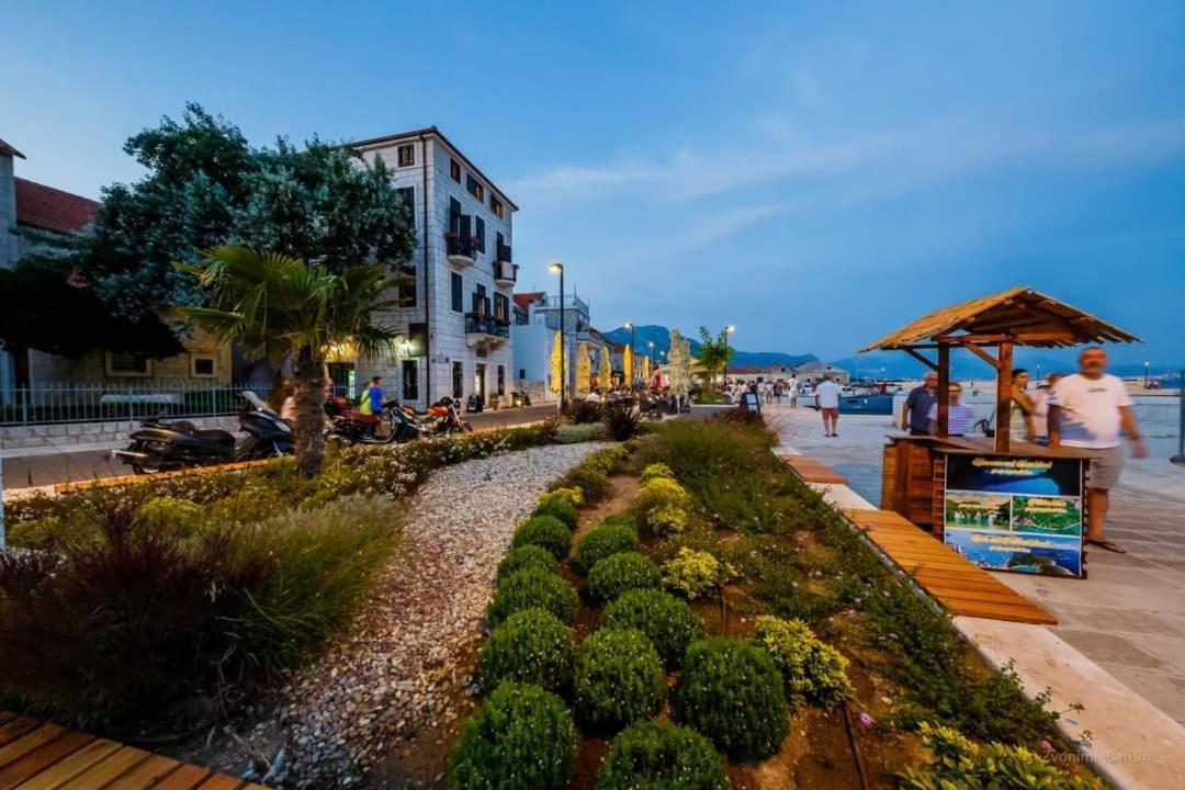Villa Apartments Brecic 1 Kaštela Екстериор снимка