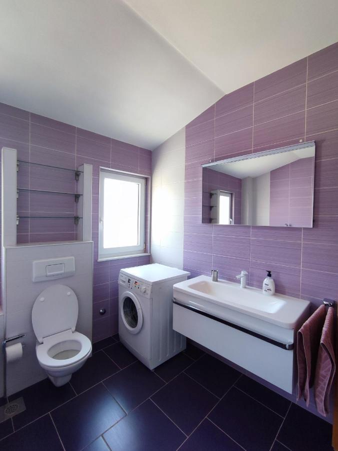 Villa Apartments Brecic 1 Kaštela Екстериор снимка