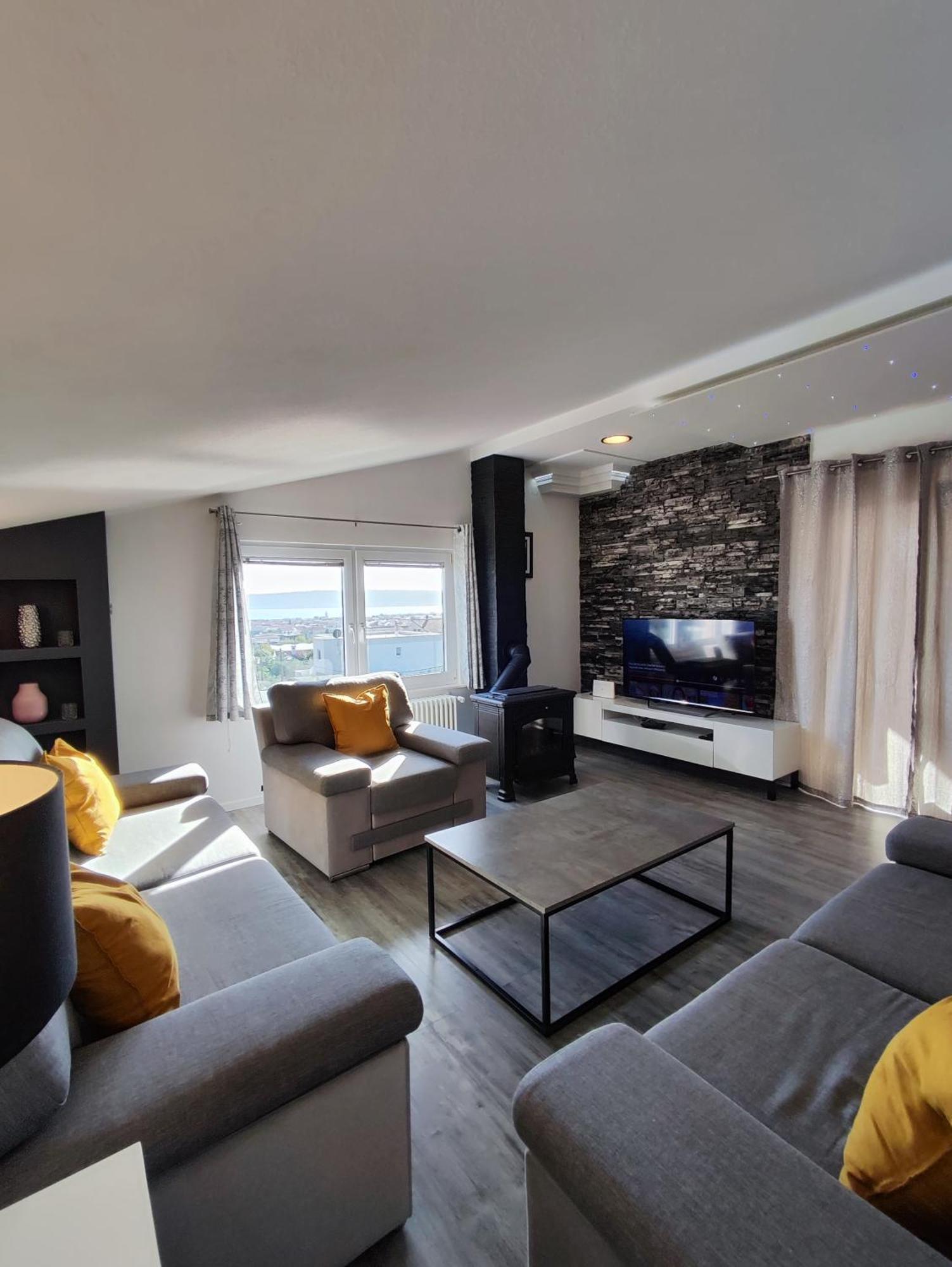 Villa Apartments Brecic 1 Kaštela Екстериор снимка