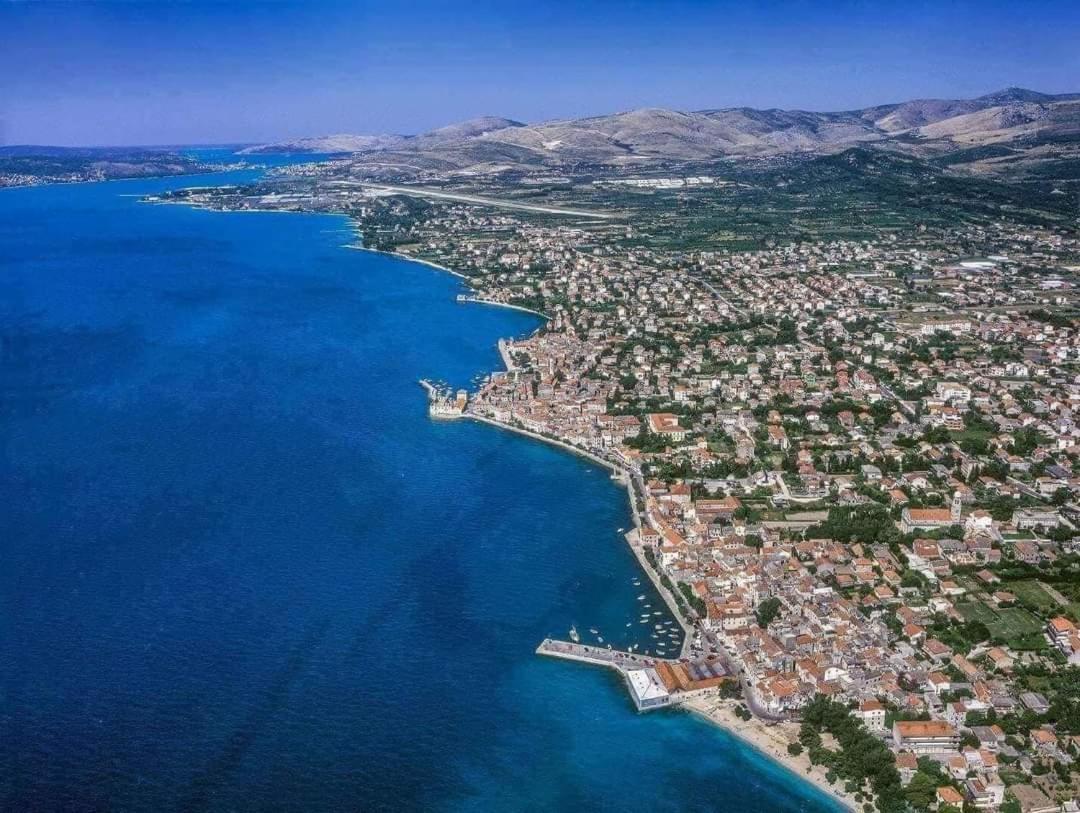 Villa Apartments Brecic 1 Kaštela Екстериор снимка