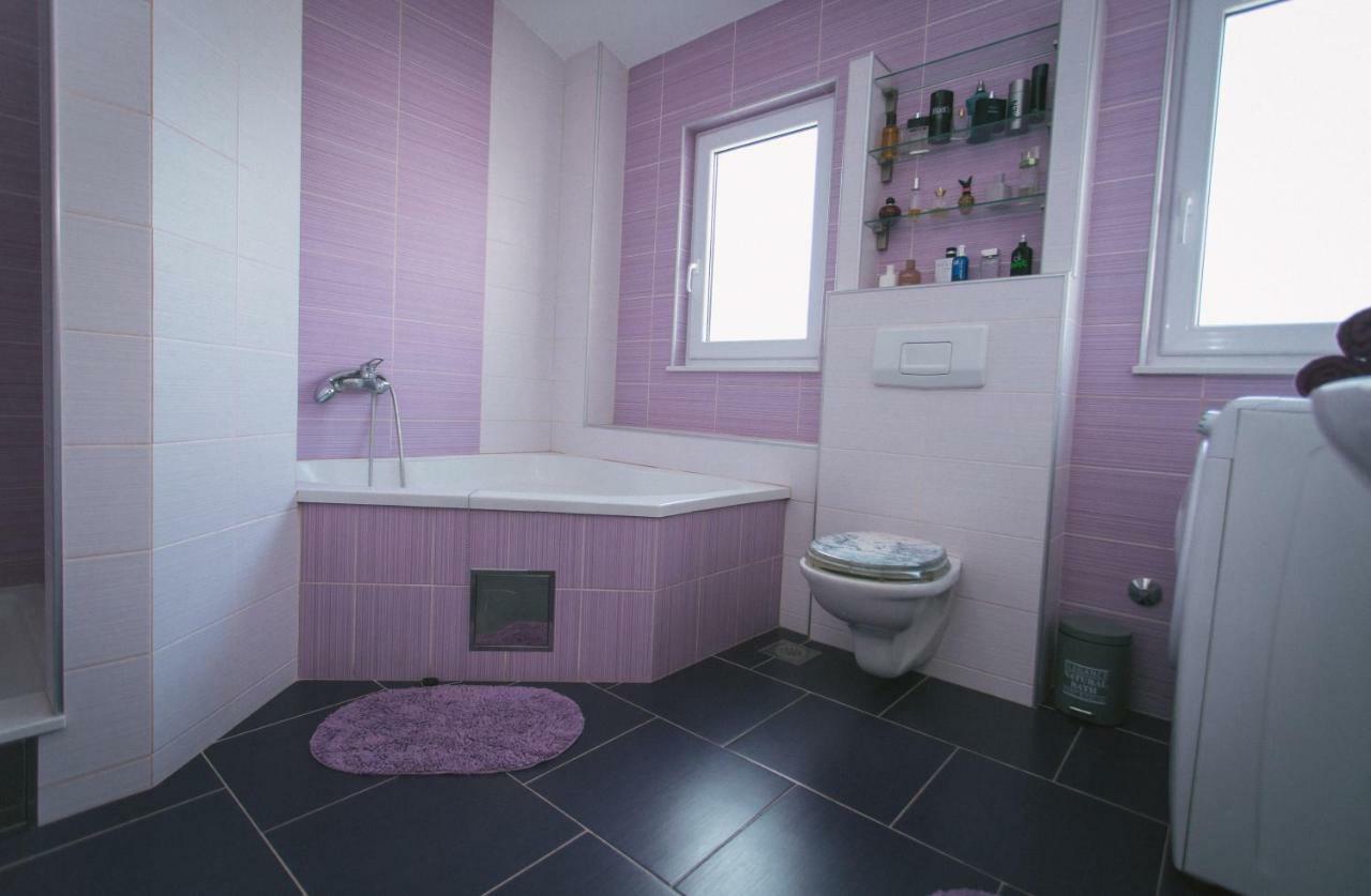 Villa Apartments Brecic 1 Kaštela Екстериор снимка