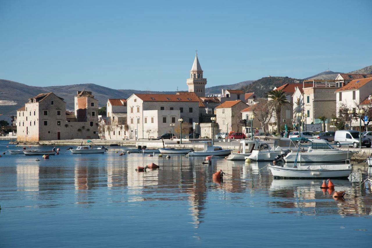 Villa Apartments Brecic 1 Kaštela Екстериор снимка